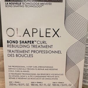 OLAPLEX Bond Shaper Curl Treatment - Black and White